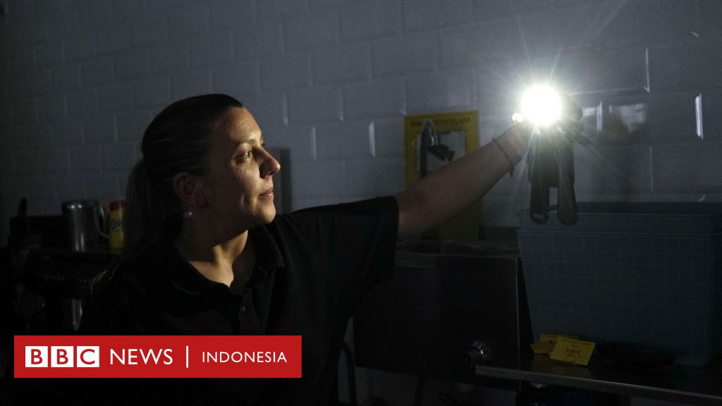 Mati listrik massal di Spanyol dan Portugal – 'Orang-orang histeris dan panik, sungguh kacau'