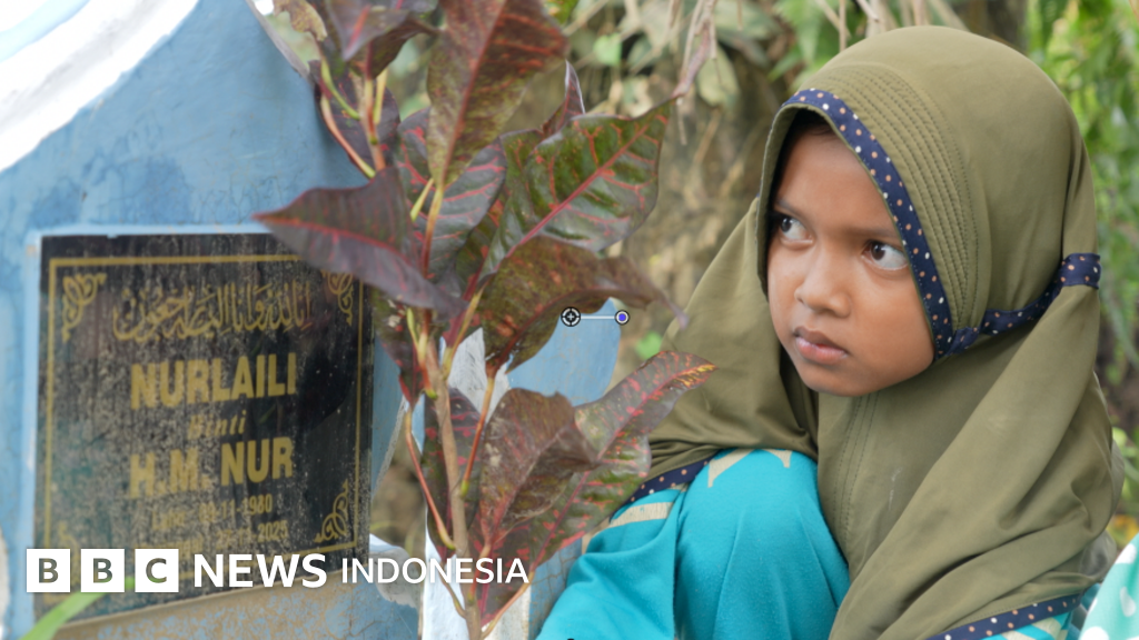 Kisah anak perempuan Aceh enam bulan pascabencana – 'Kamu enak ada mama, bisa dimasaki, dipeluk. Saya enggak ada mama'