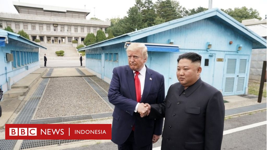 Donald Trump Jabat Tangan Kim Jong Un Melangkah Masuk Ke Wilayah Korut