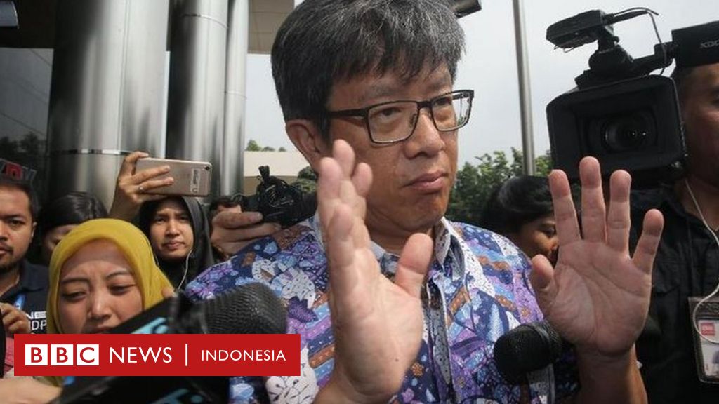 Terdakwa kelima kasus e-KTP didakwa suap Setnov Rp100 miliar - BBC News