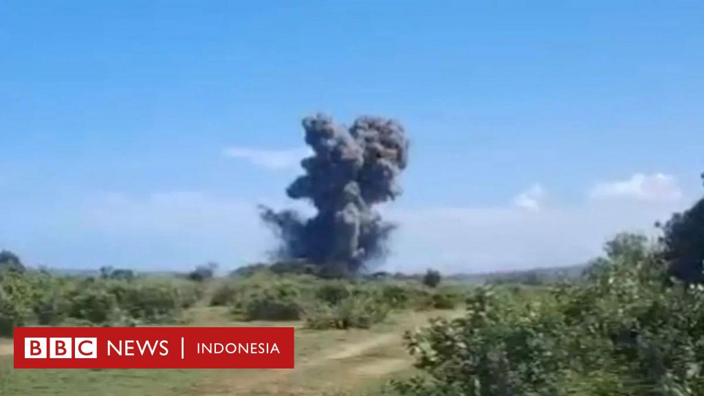 Belasan orang tewas dalam ledakan amunisi kedaluwarsa di Garut – Mengapa ada warga sipil menjadi korban?