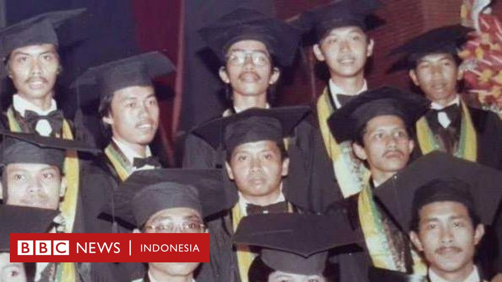 Polemik ijazah Jokowi - Apa saja tuduhan kejanggalan ijazah Jokowi dan apakah masih relevan?