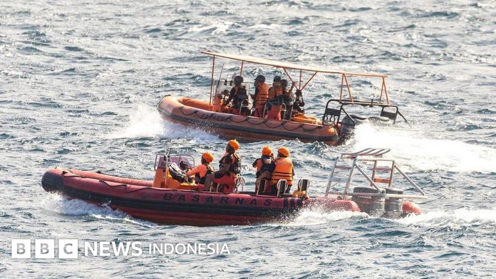 Pencarian korban kapal tenggelam di Selat Bali terus berlangsung