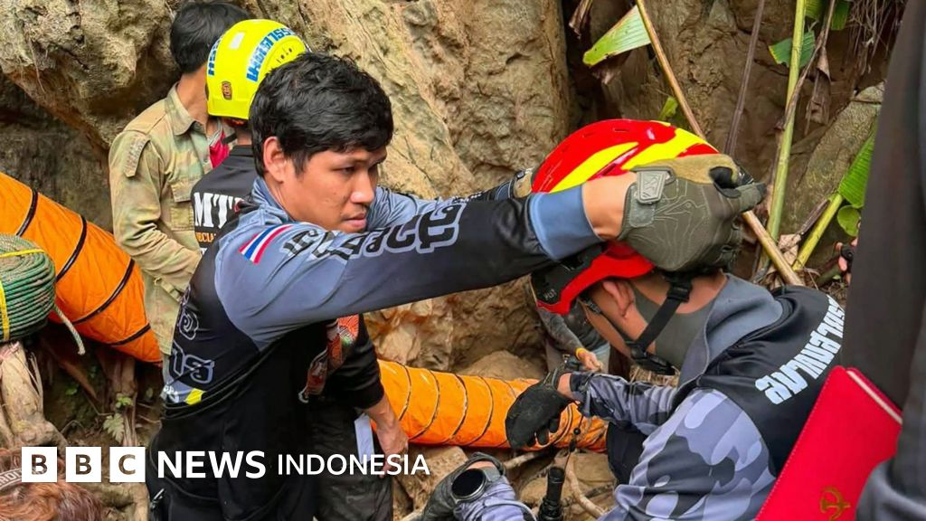 'Sangat sempit, ada lubang berukuran 50cm' – Kisah penyelamatan lima orang yang terjebak sepekan di gua yang terendam banjir di Laos