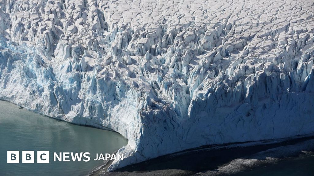 【写真で見る】南極:凍った大陸を旅する - BBCニュース
