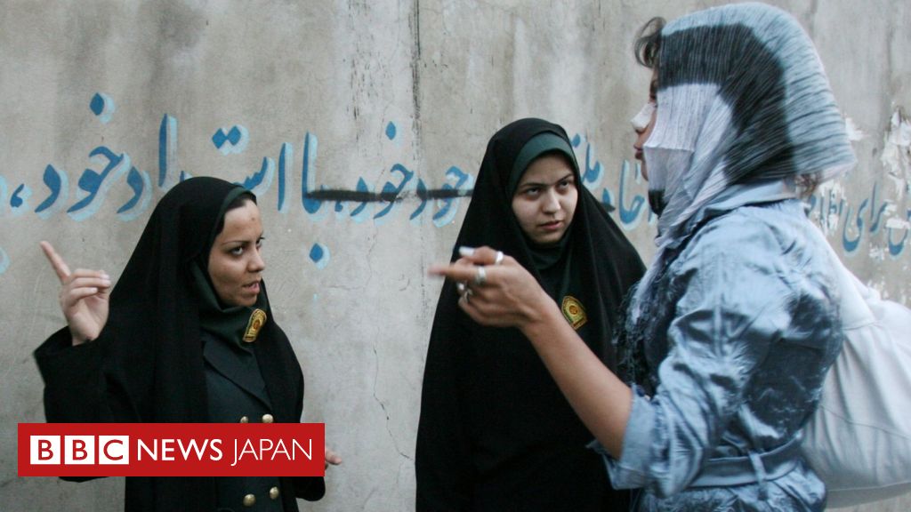 イスラム女性 販売 服脱いだら家