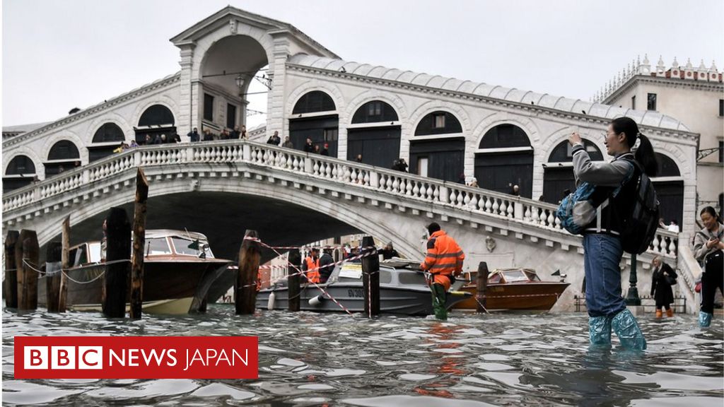 ヴェネチアの大部分が浸水 過去50年で最悪の高潮 cニュース