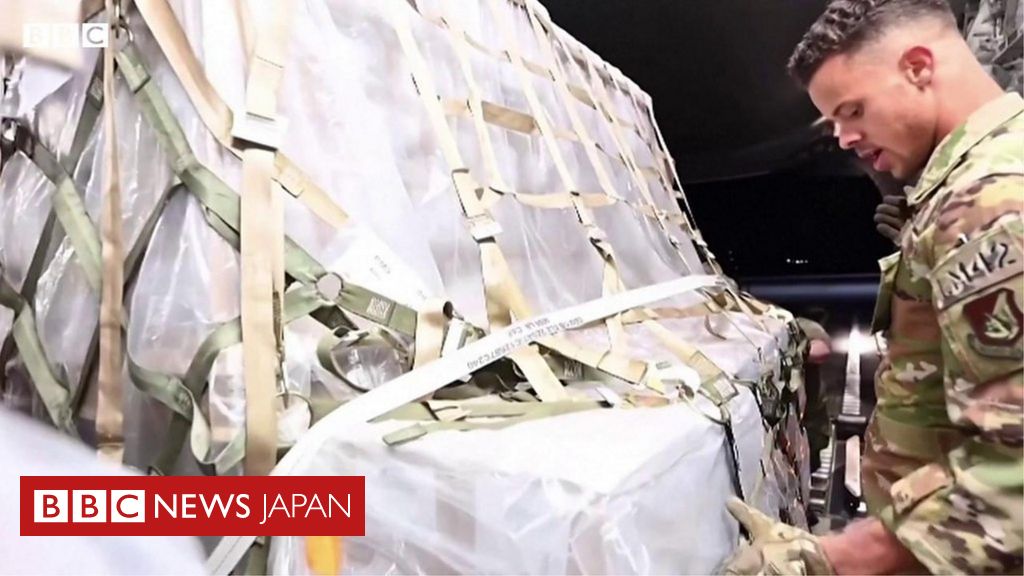 粉ミルク35トン、欧州から緊急輸送　アメリカで深刻な不足 - BBCニュース