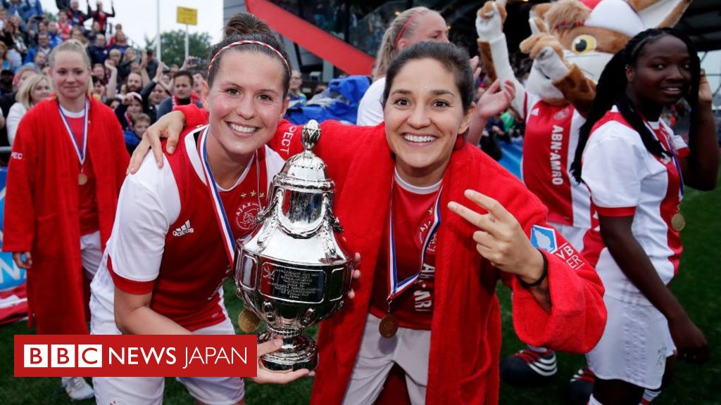 女子サッカーの同性愛者 なぜ男子より多い cニュース