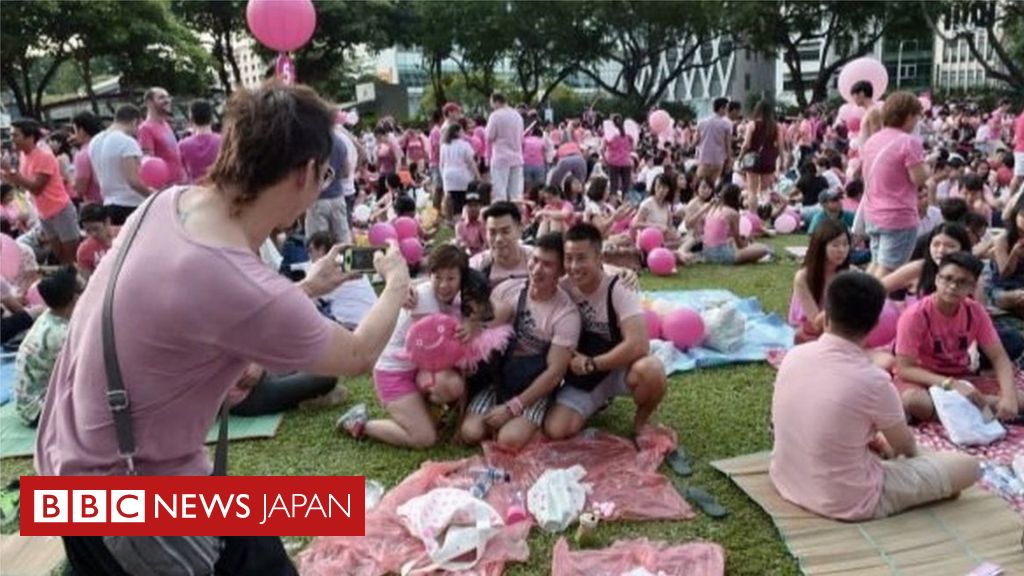 シンガポール裁判所、同性愛行為の非犯罪化の訴えを棄却 Bbcニュース