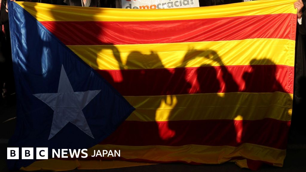 カタルーニャ独立運動主導の州首相に圧力高まる 演説控え BBCニュース