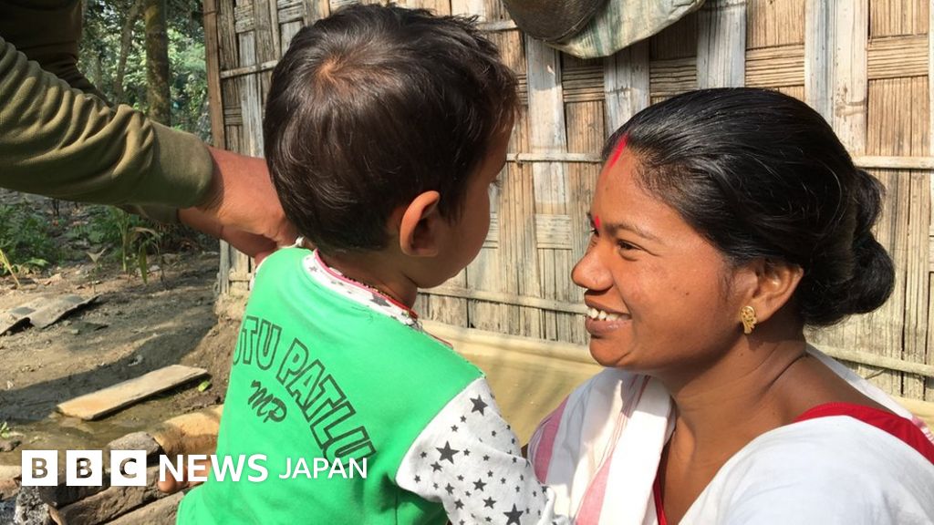 インドで出生時に取り違えられた子供たち 実の両親の元に戻るのを拒否 cニュース インドで出生時に取り違えられた子供たち 実の両親の元に戻るのを拒否 cニュース