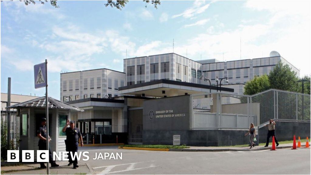 米政府、在ウクライナ大使館員の家族に退避命令 BBCニュース