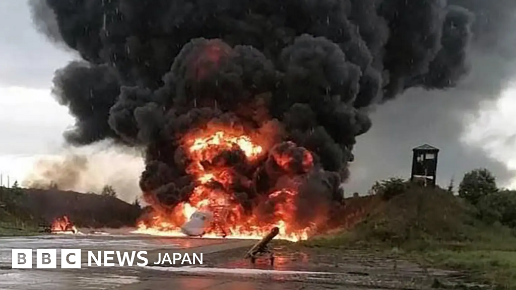 ウクライナ、ロシア北西部の基地の超音速爆撃機をドローンで破壊 22日
