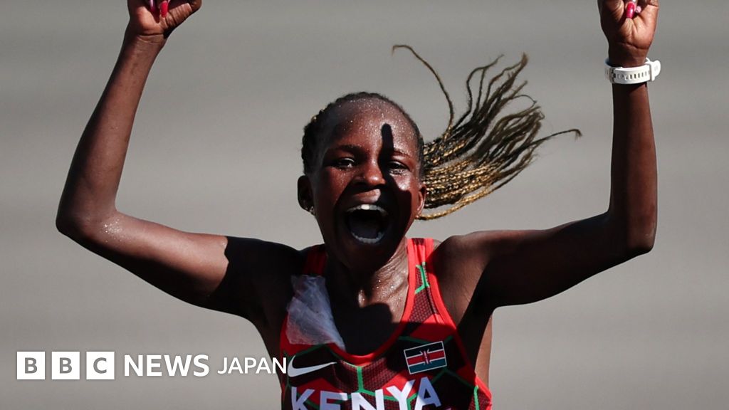 東京五輪】 女子マラソン、ケニア勢が金・銀メダルを独占 - BBC