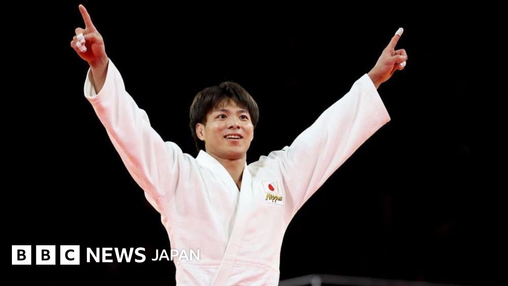 2連覇！パリオリンピック柔道日本代表66KG 阿部一二三　初期直筆サイン色紙 2連覇！パリオリンピック柔道日本代表66KG 阿部一二三 初期直筆