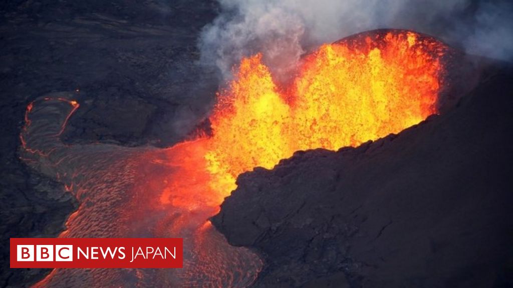 ハワイ溶岩見学ツアー船に噴出した岩が直撃 23人けが Bbcニュース