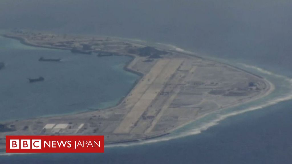 BBC記者、南沙諸島の人工島に上空から接近　中国海軍は警告を
