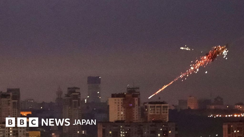 BBC.comのニュース記事「ゼレンスキー大統領、ロシアの「卑劣」な12時間空爆を非難」の画像