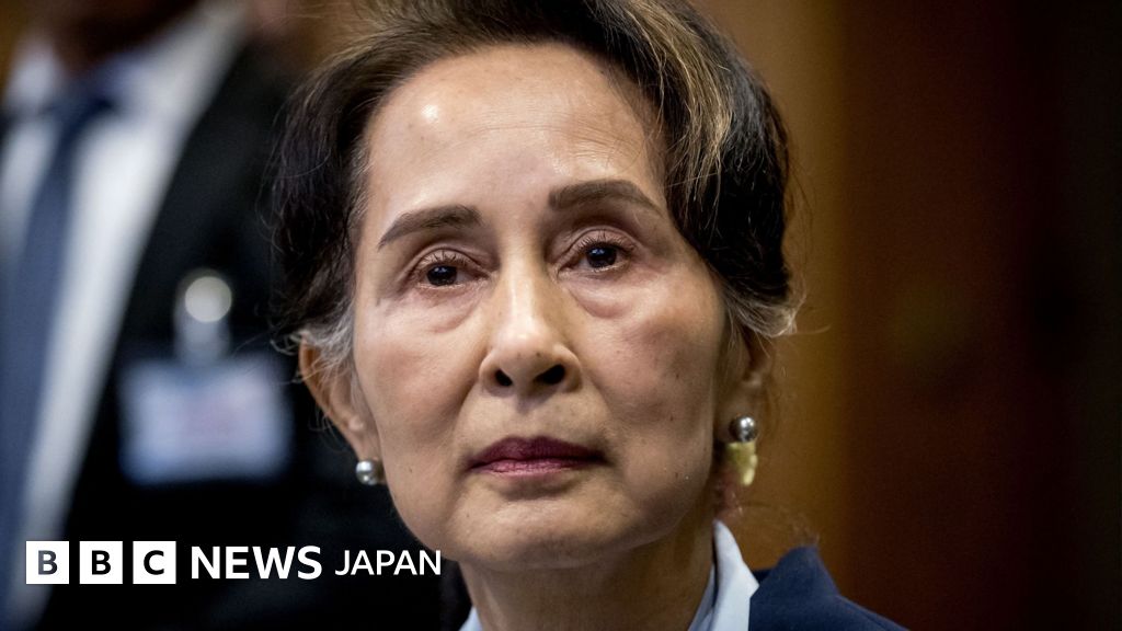 BBCニュース  - ミャンマーのアウンサンスーチー氏、住居軟禁に移行と軍が発表