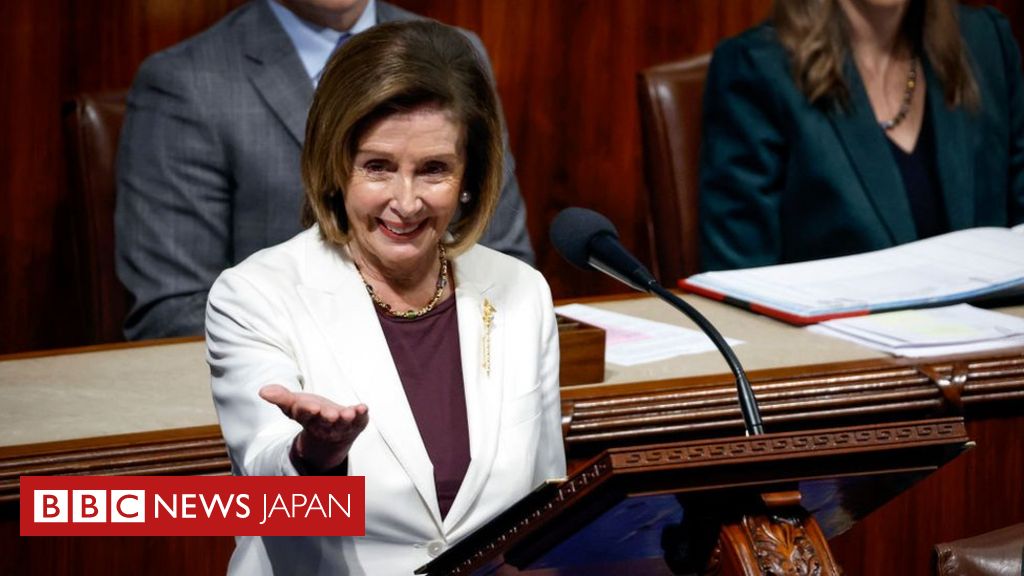 民主党の女性下院 白い服 オファー