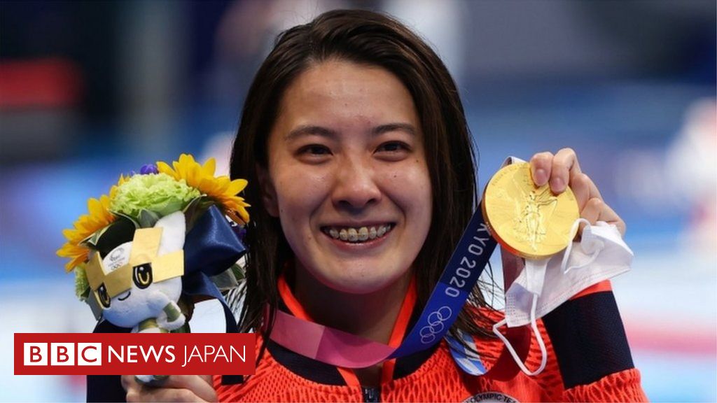 東京五輪 競泳女子の大橋 金メダル獲得 400m個人メドレー cニュース