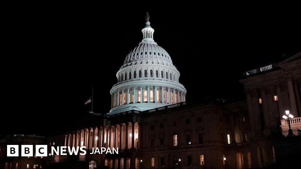 米上院、つなぎ予算案を可決 政府閉鎖が数日以内に終わる可能性 - BBC