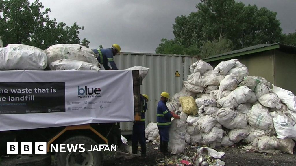 エヴェレストから11トンのごみ回収 遺体も発見 Bbcニュース