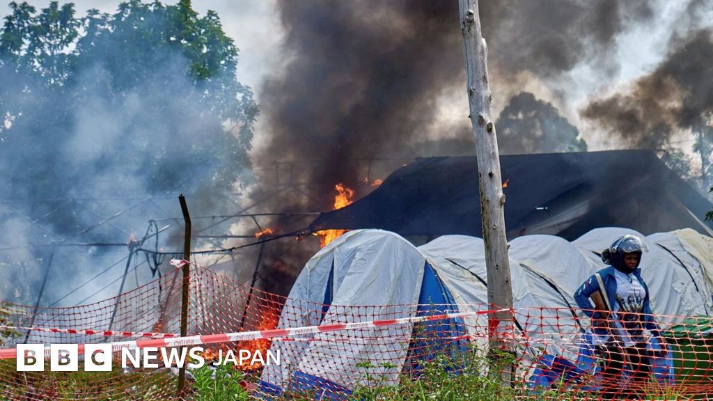 BBCニュース -  エボラ治療の病院で怒った群衆がテントに放火　コンゴ民主共和国