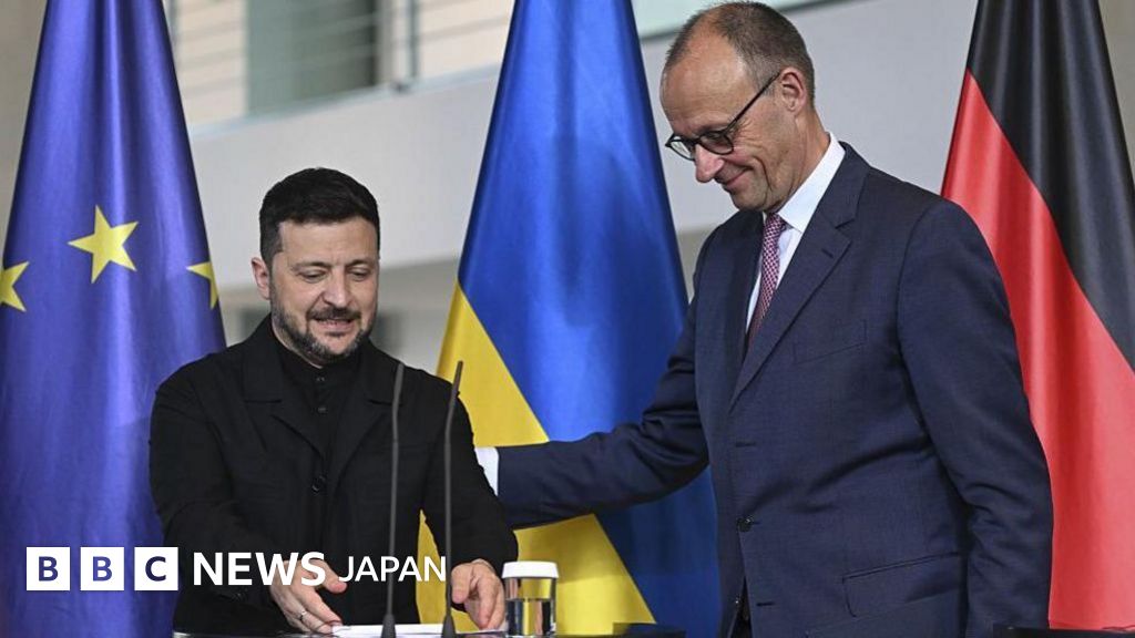 ドイツ首相、ウクライナの長距離ミサイル生産支援を約束 - BBCニュース