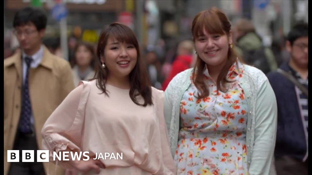 み け ぽちゃ-至福の表情を見せるぽっちゃり美女のポートレート