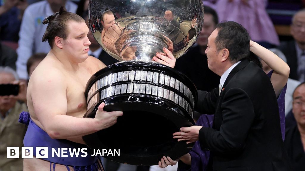 ウクライナ出身力士の安青錦が初優勝、来日から3年 - BBCニュース