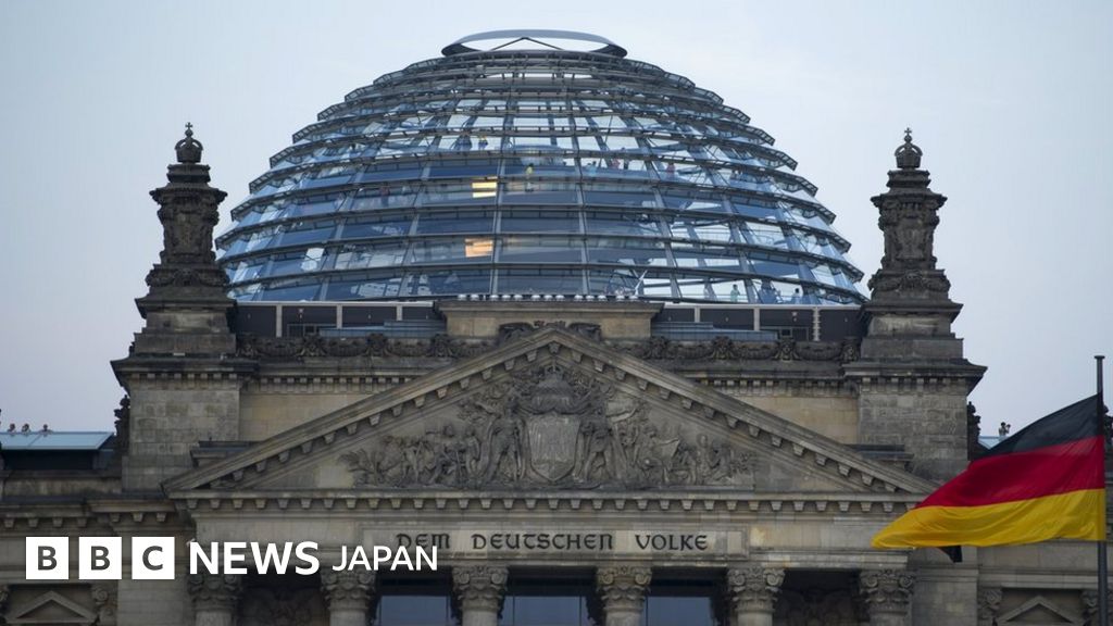 _97226843_964b7fe0-3772-4fee-