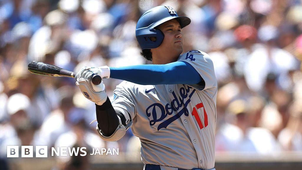 大谷翔平選手、やじ飛ばした敵チームファンに近づき……ハイタッチ