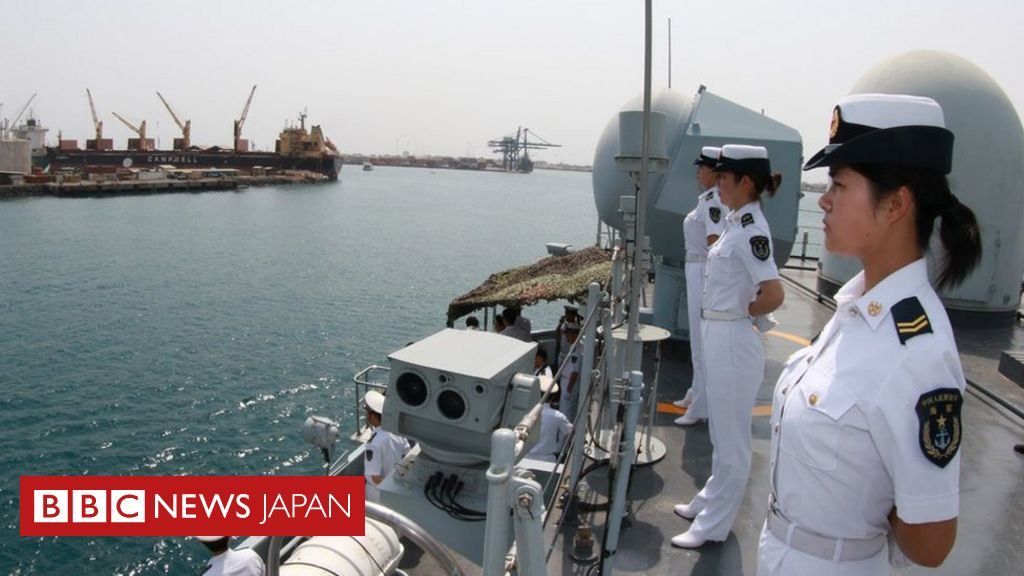 中国軍部隊、初の海外基地へ出発　アフリカ・ジブチへ