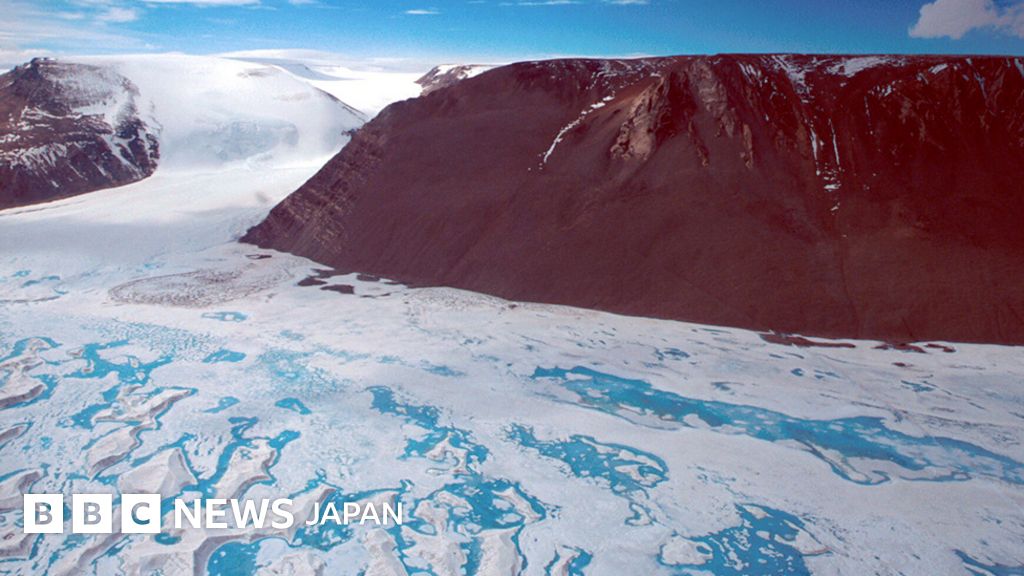 南極で3150億トンの巨大氷山が分離 佐渡島の2倍の面積 - BBCニュース