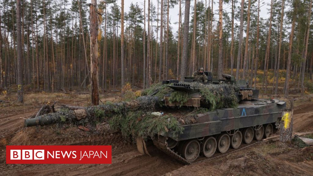 ドイツ製戦車がウクライナに供与されるのを「邪魔しない」 独外相が