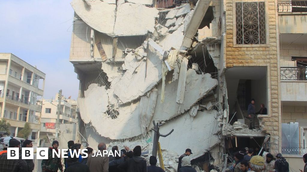 「ロシアのシリア空爆」で数十人死亡と 市場やオフィス BBCニュース