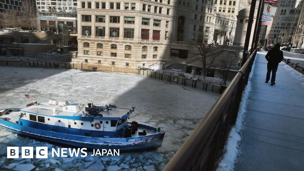 注意、寒波到来! 薪は足りているか。 アメリカ寒波 危険な寒さや異例の大雪＞ 全米の広範囲で寒波に見舞われ