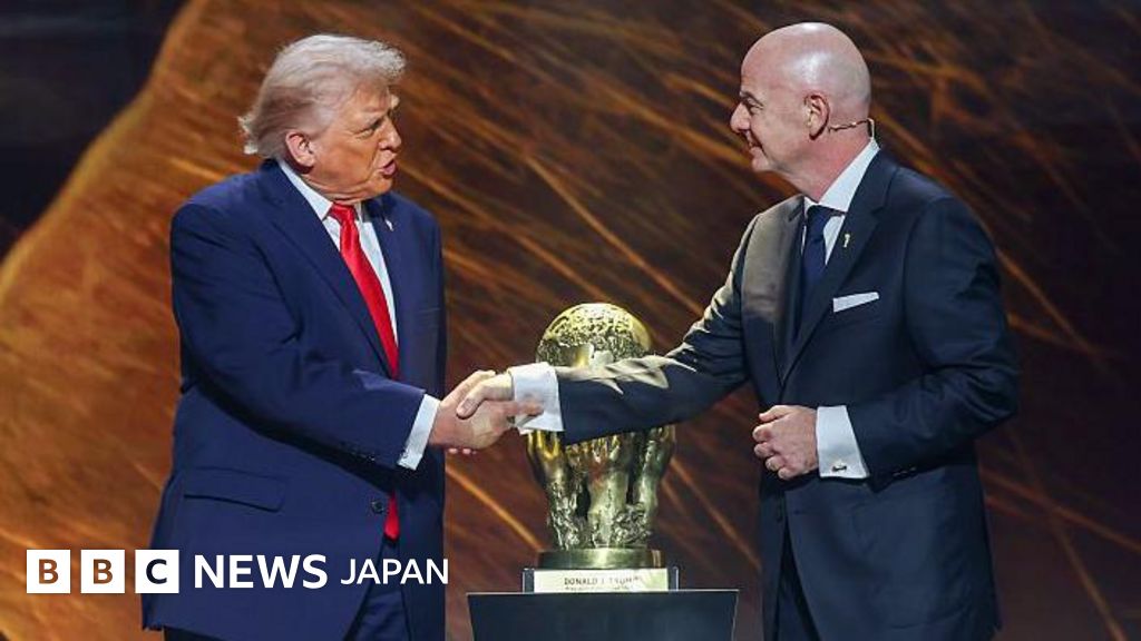 トランプ氏への「FIFA平和賞」授与、「政治的中立」の内規に違反と人権