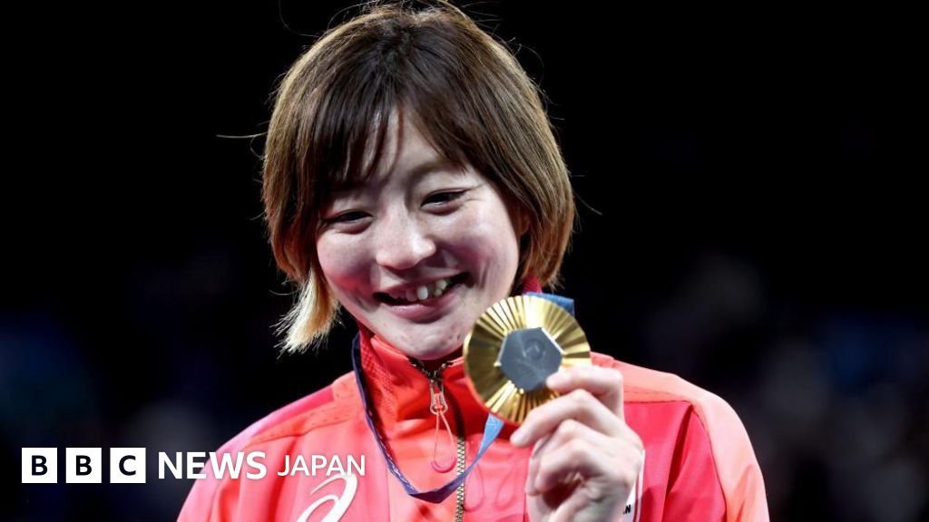 パリオリンピック　柔道金メダル　角田夏実　直筆サイン入り写真2L フレーム額付！ パリオリンピック 柔道 金メダル 角田夏実 直筆サイン入り写真2L