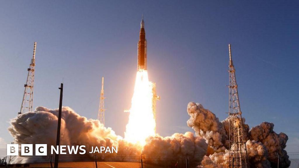 BBCニュース  - NASA「アルテミス」計画の有人宇宙船、打ち上げ成功　10日間で月を回って帰還へ