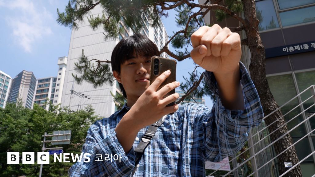 '공약 보고 뽑았는데...지키겠죠?' 지방선거 사전투표소를 찾은 사람들