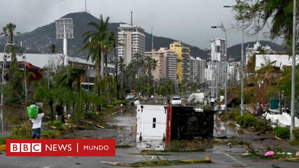 La devastación que dejó el huracán Otis a su paso por la ciudad mexicana de Acapulco como tormenta de categoría 5