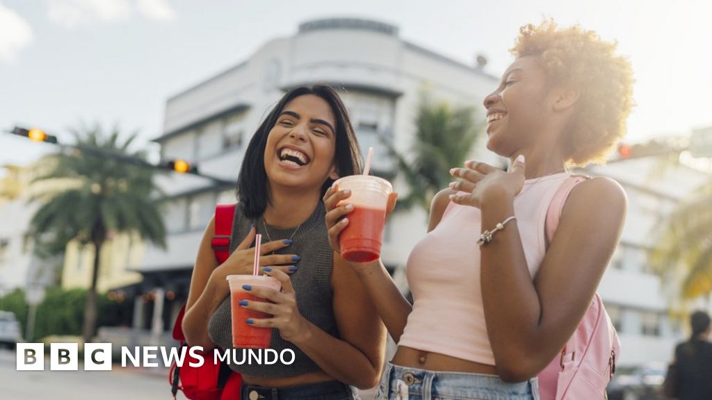 "Estar con amigos nos salva... Genera endorfinas, que son el mejor medicamento antidepresivo. Y es gratis"