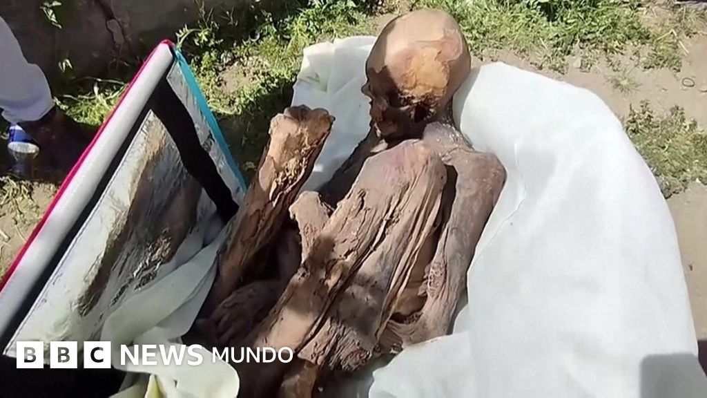 El repartidor en Perú que llevaba una momia prehispánica en su mochila