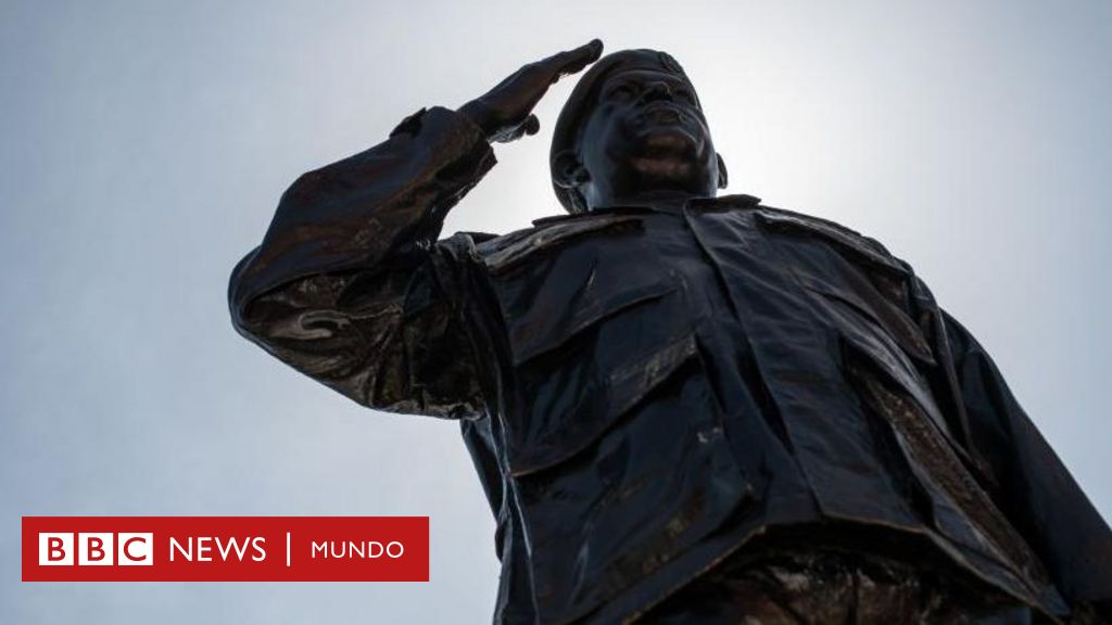 Venezuelan elections: at least 5 statues of Hugo Chavez torn down in protests