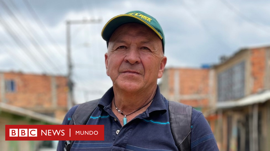 El fontanero que pasó de "robar" agua a Bogotá a distribuirla en Soacha, el inmenso suburbio de la capital de Colombia