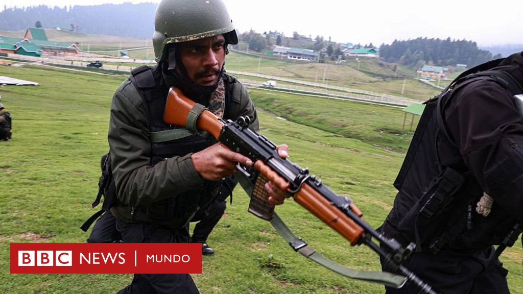 Cómo se comparan los ejércitos, los misiles y los sistemas de defensa de India y Pakistán en medio de la escalada entre las dos potencias nucleares