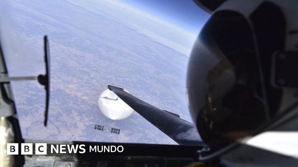 El selfi que muestra a un piloto de EE.UU. sobre el "globo espía" chino antes de que fuera derribado